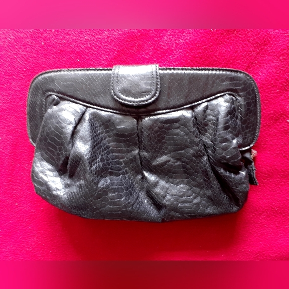 Accessorize shiny black snakeskin clutch purse - Picture 12 of 15